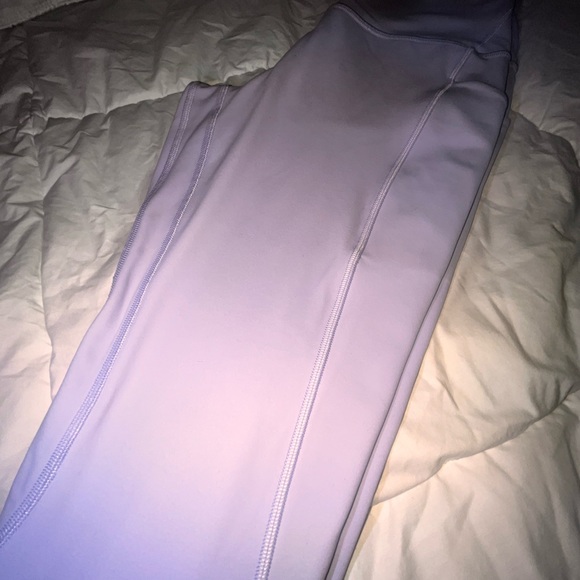Lululemon Size 8 Yoga Pants: Stay Comfy and Stylish in Vibrant Violet - Picture 7 of 12